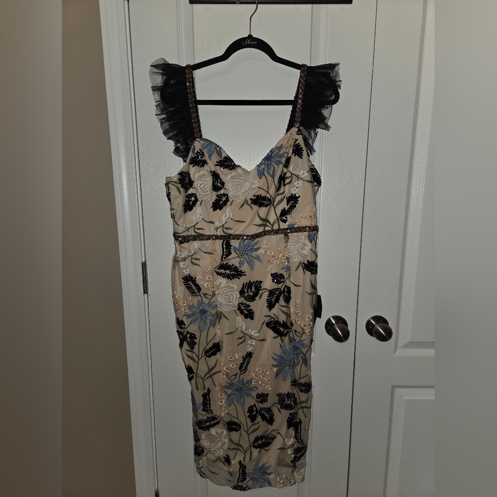 LULUS Chic Floral Lace Midi Dress